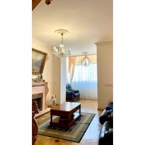 Квартира размером с целый дом на верхних этажах шестиэтажного дома!